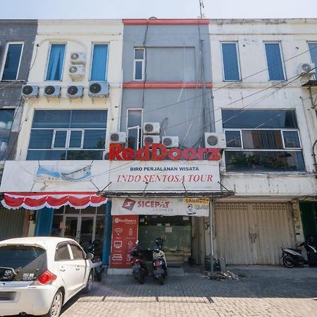 Hotel Reddoorz @ Darmo Surabaya Exterior foto